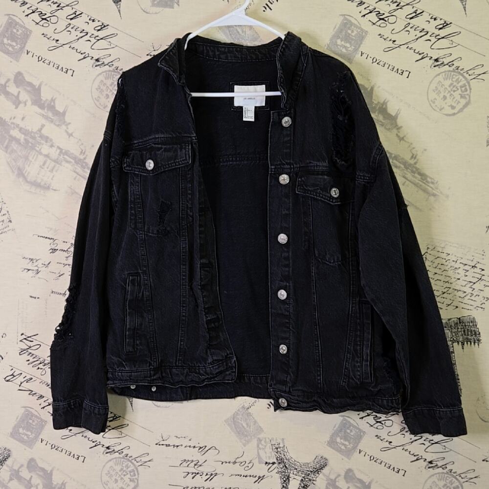 Forever 21 women's Black destressed destroyed Jeans jacket size L